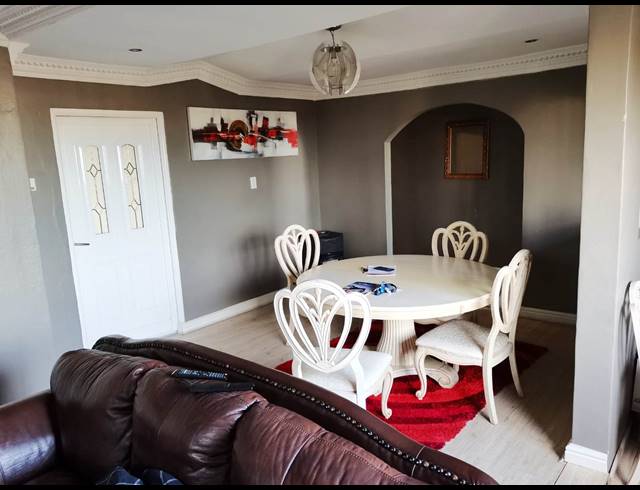 3 BEDROOM HOUSE FOR SALE IN MOTHERWELL NU 8